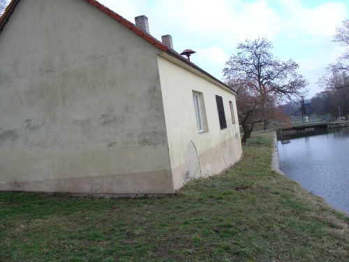 OBRÁZEK : pec_budova_knih_2007.jpg
